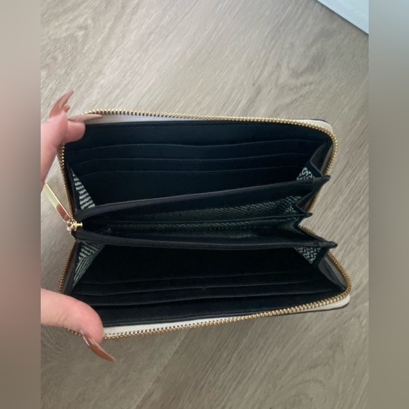 Rebecca Minkoff Ava Wallet - Picture 2 of 7